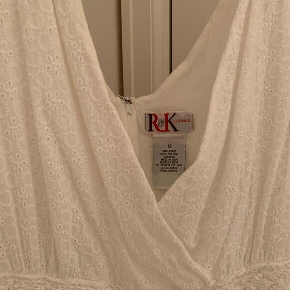 WHITE EYELET SUMMER DRESS, V-NECK, BY R & K ORIGINALS, NEW WITHOUT TAGS - Picture 11 of 12